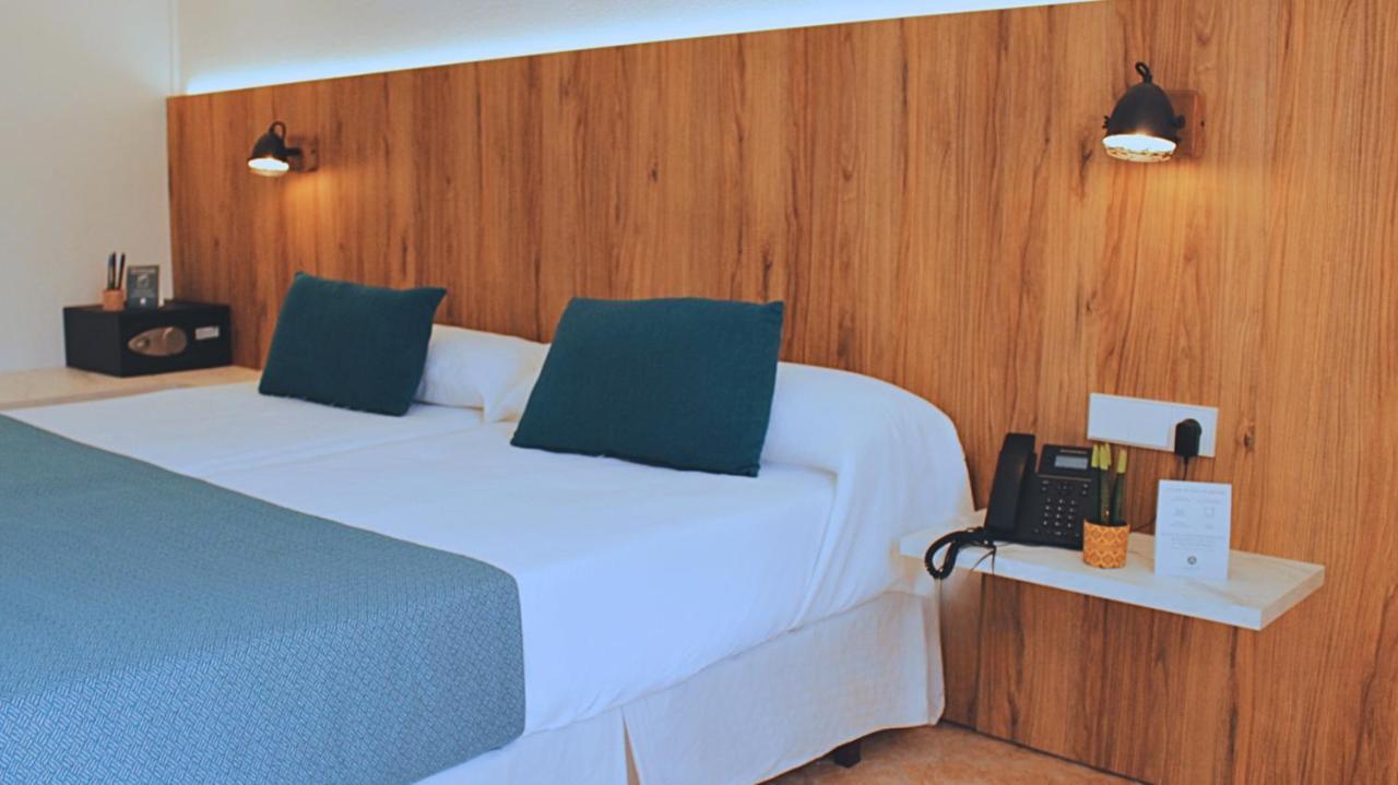 Alfons Hotel Ciutadella  Bagian luar foto