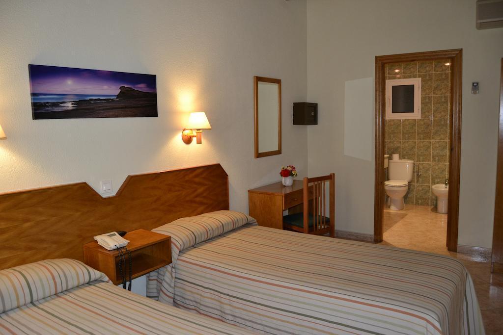 Alfons Hotel Ciutadella  Bagian luar foto