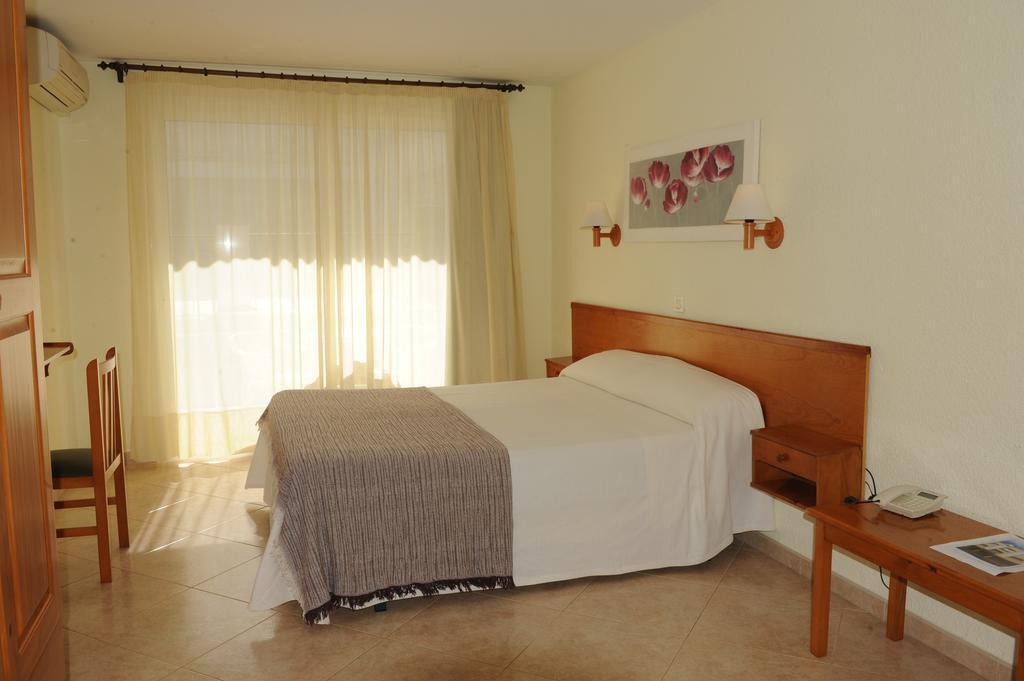 Alfons Hotel Ciutadella  Bagian luar foto